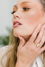 Load image into Gallery viewer, Ve Tinh 16K Gold-Plated Brass Buffalo Horn Crescent and Bar Ring