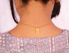 Load image into Gallery viewer, Escapular Necklace